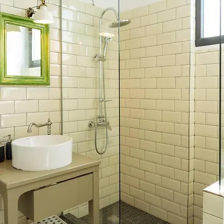 Wilson Old City Roof Top Apartment